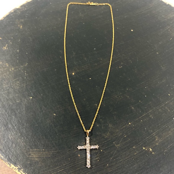 Gold Minimalist Cross Pendant Necklace - Picture 4 of 8